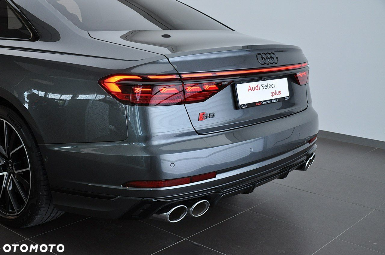 Audi S8 - 11