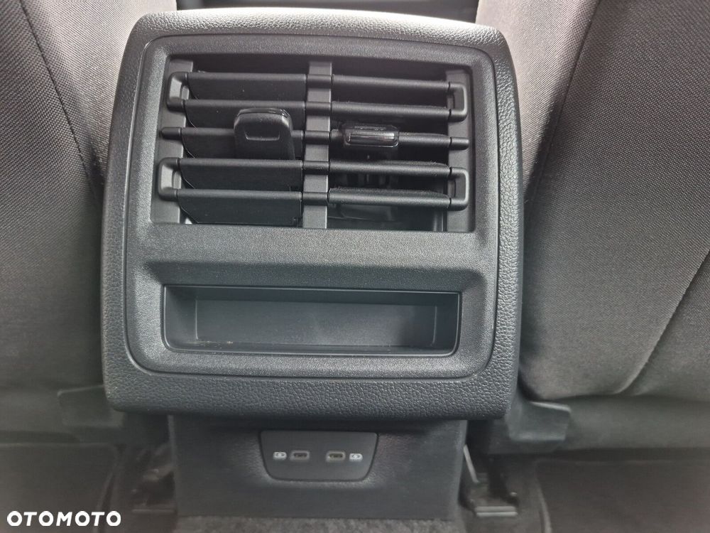 Volkswagen Golf Variant - 29