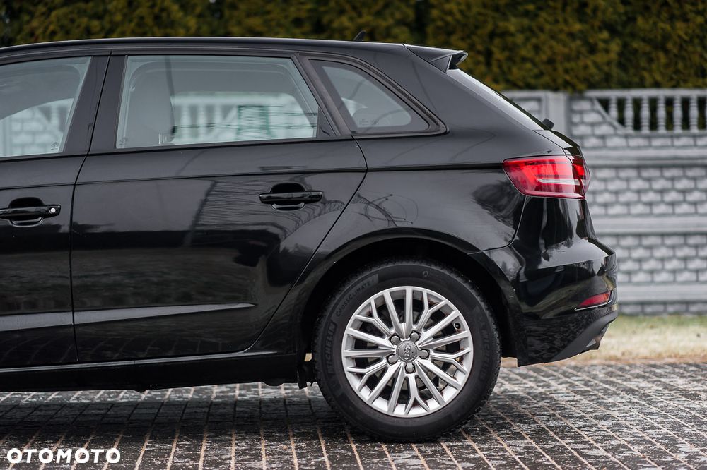 Audi A3 Sportback 1.6 TDI (clean diesel) Ambiente - 39