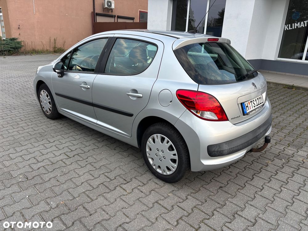 Peugeot 207 2009 photo 4