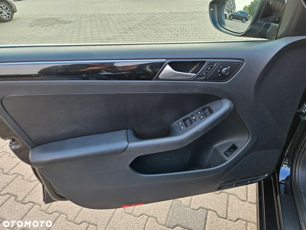 Volkswagen Jetta 1.4 TSI BMT Highline - 25