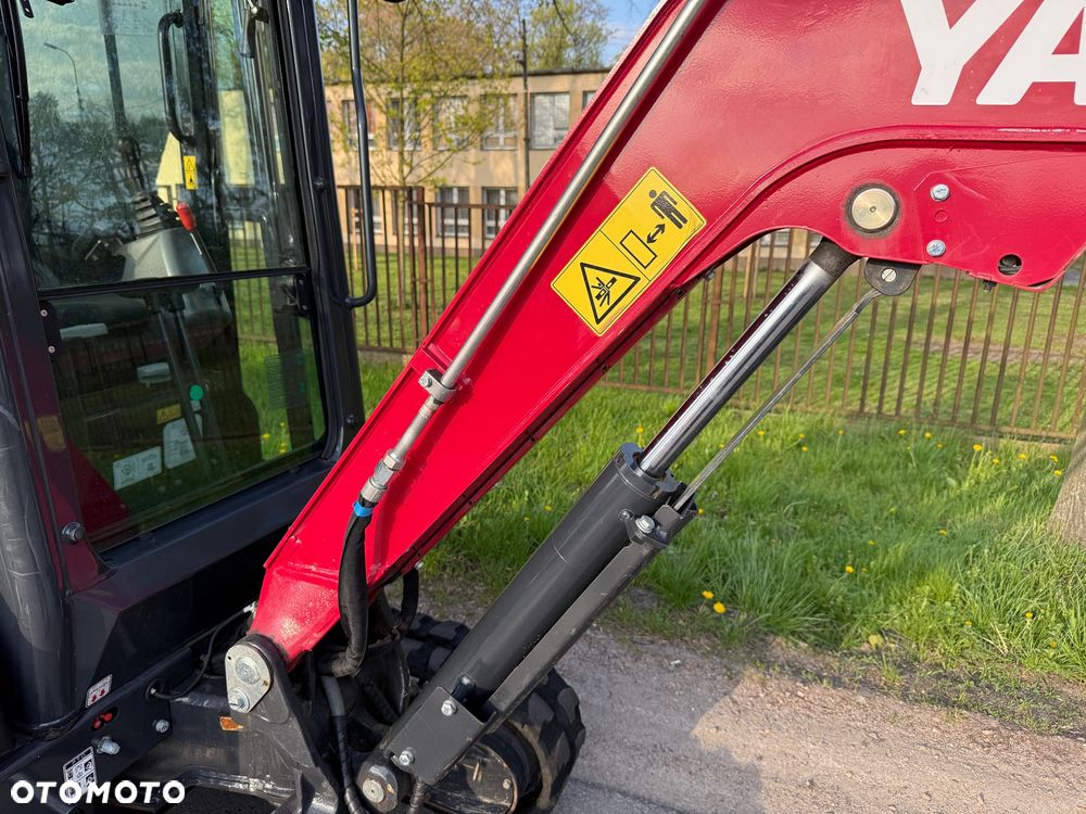Yanmar Minikoparka ViO27 - 17