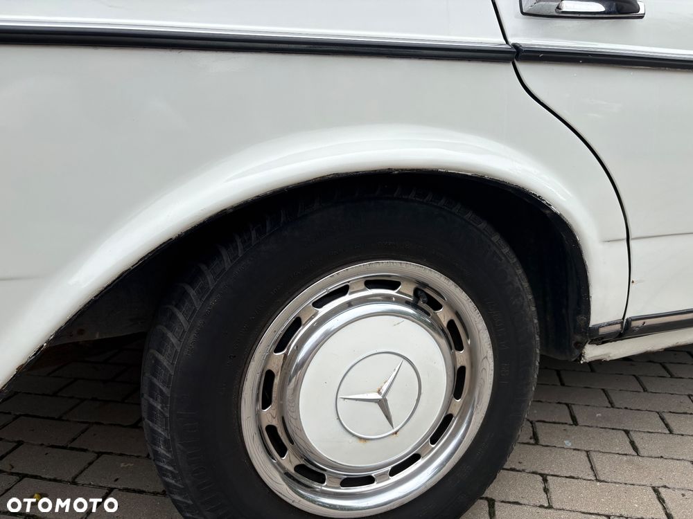 Mercedes-Benz W123 - 21