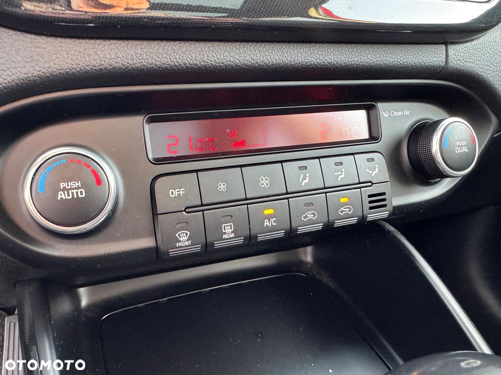 Kia Carens 2.0 GDI L - 21