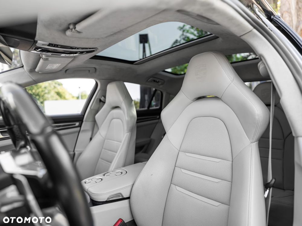 Porsche Panamera Turbo - 10