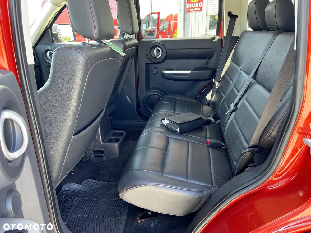 Dodge Nitro - 6
