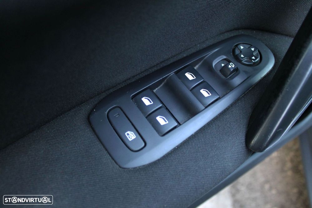 Peugeot 308 SW 1.5 BlueHDi Style - 4