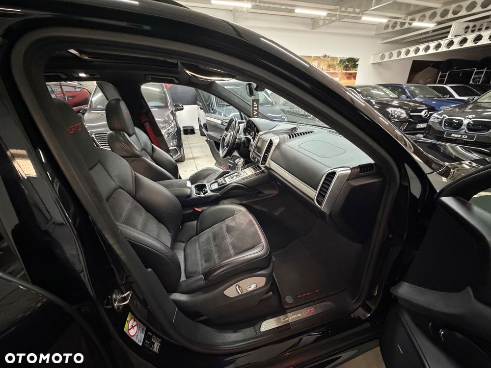 Porsche Cayenne - 22