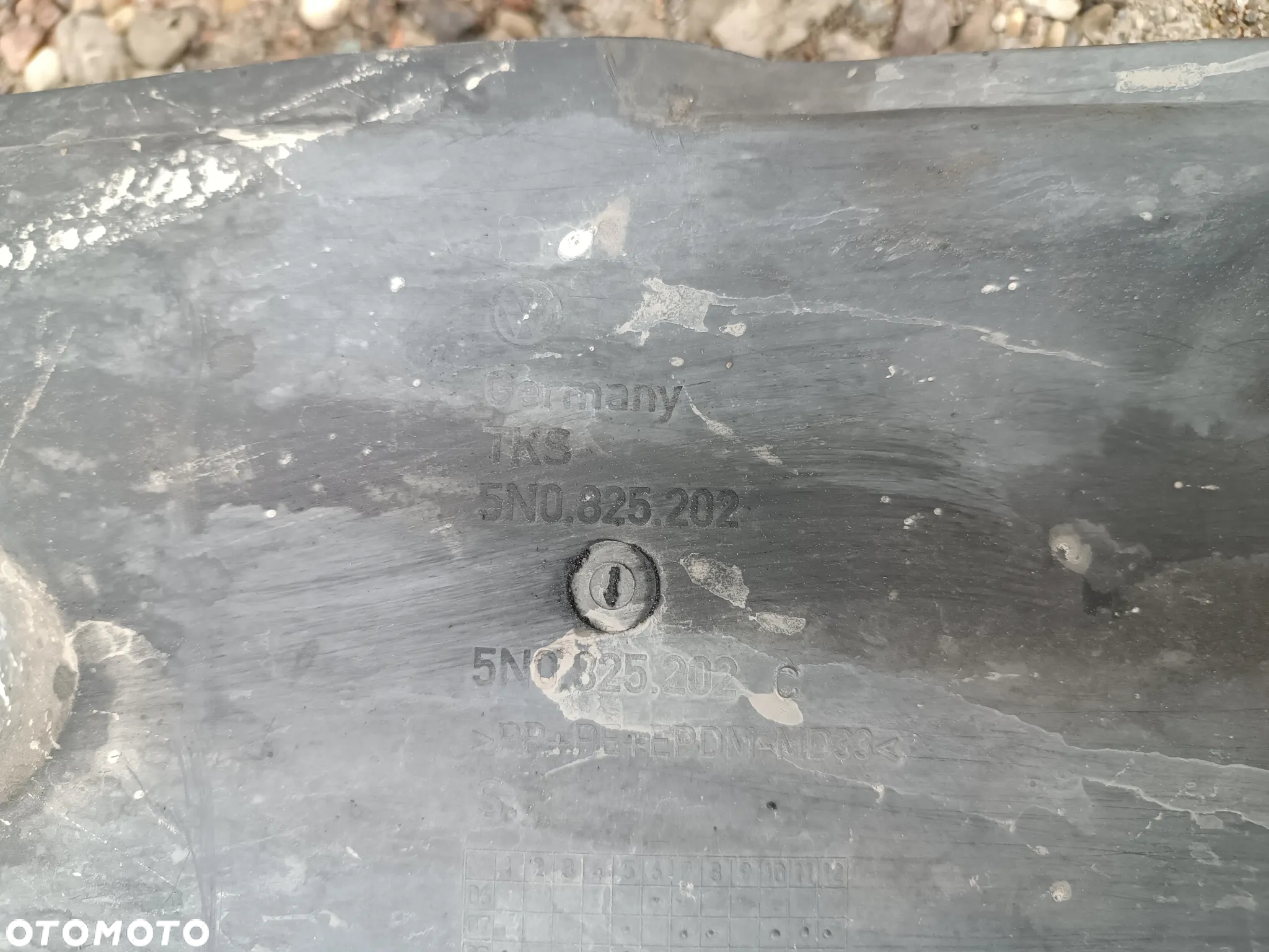 VW TIGUAN 5N0 OSŁONA PŁYTA PODWOZIA LEWA 5N0825201 PRAWA 5N0825202 KOMPLET - 3
