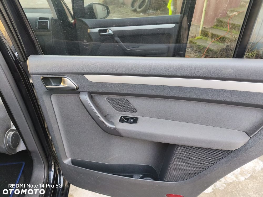 Volkswagen Touran 1.6 TDI DPF BlueMotion Technology Comfortline - 20