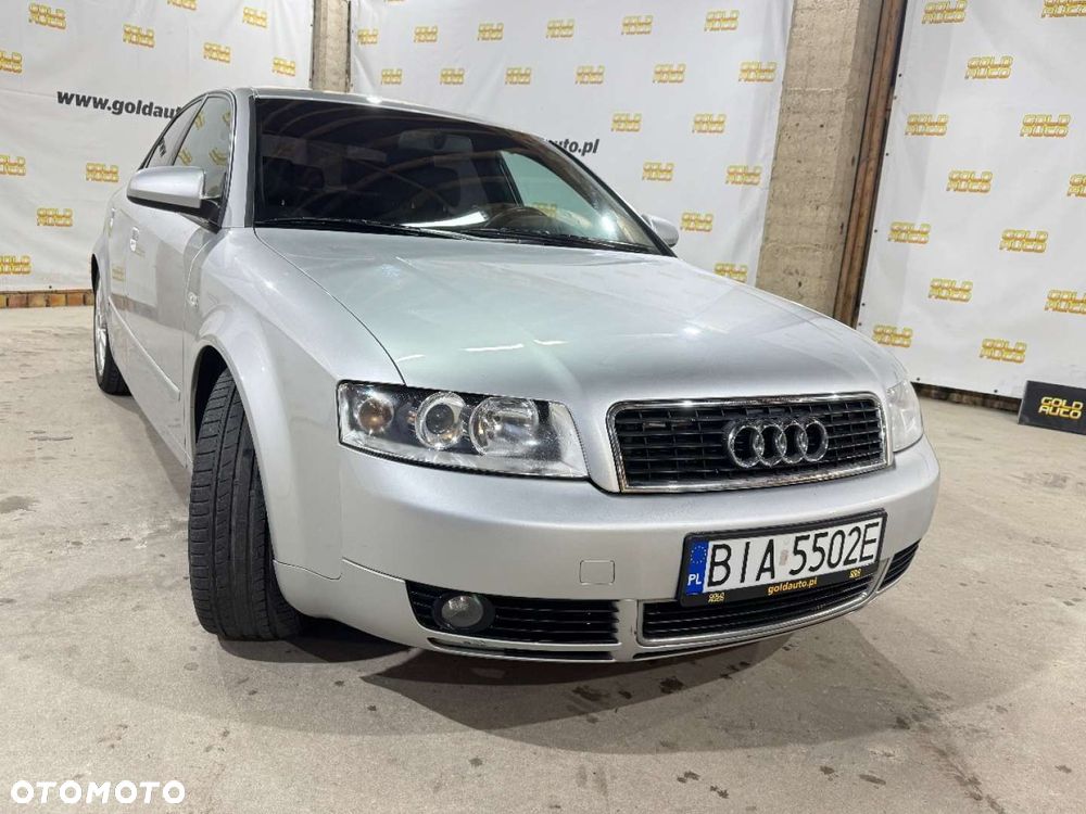 Audi A4 Limousine - 13