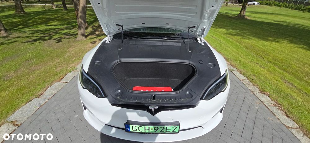 Tesla Model S - 21