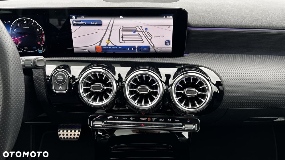 Mercedes-Benz Klasa A 220 4-Matic AMG Line 8G-DCT - 17