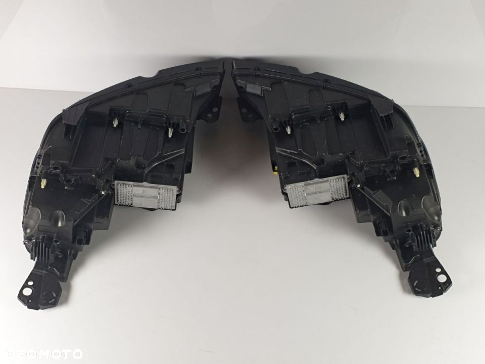 PEUGEOT 3008 5008 od 2017 r . Lampa Przód Prawa i Lewa - 8