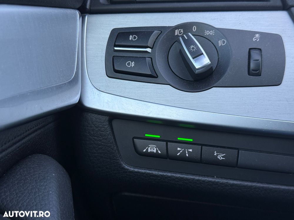 BMW Seria 5 525d xDrive AT - 17