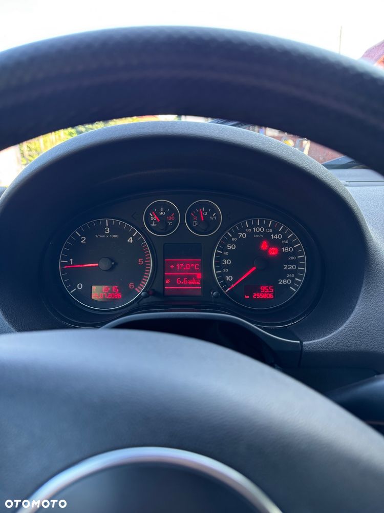 Audi A3 3-drzwiowe 2.0 TDI DPF Ambiente - 10