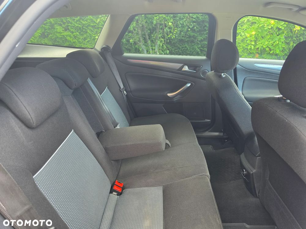 Ford Mondeo - 18