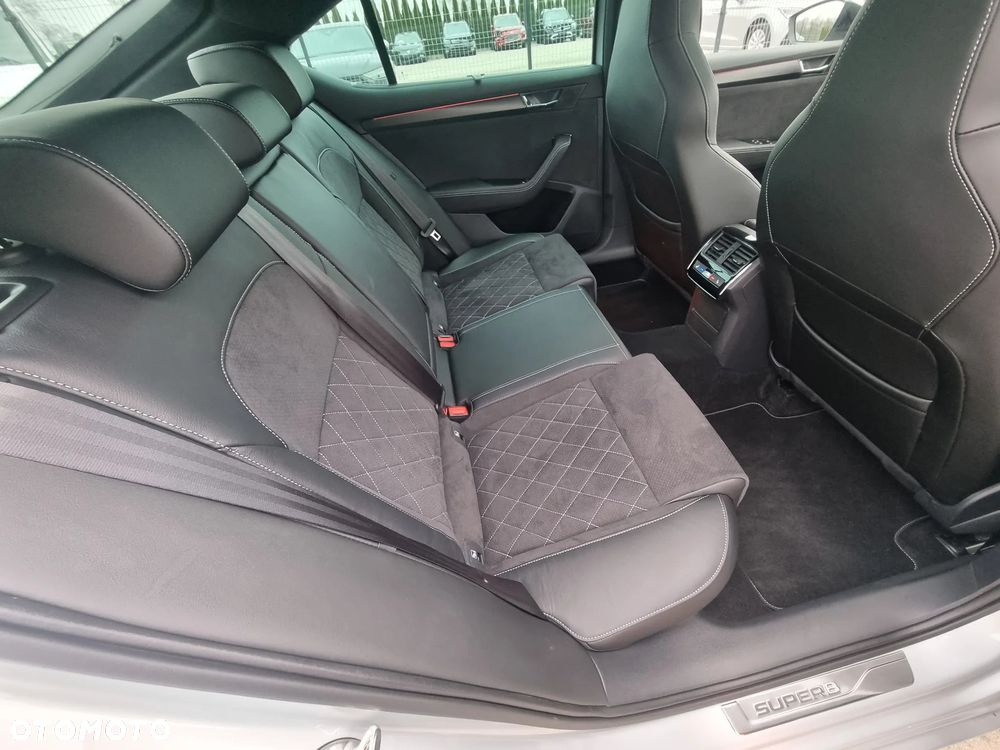 Skoda Superb 2.0 TDI 4x4 DSG Sportline - 10