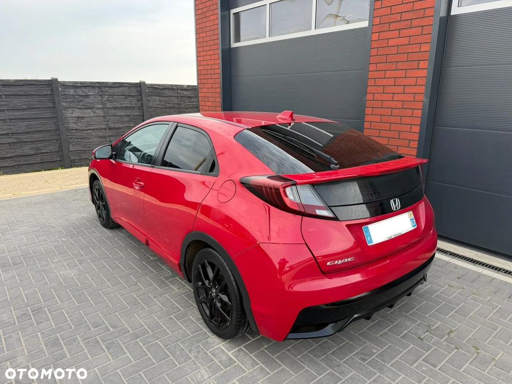 Honda Civic 1.6 i-DTEC Executive Black Edition - 4
