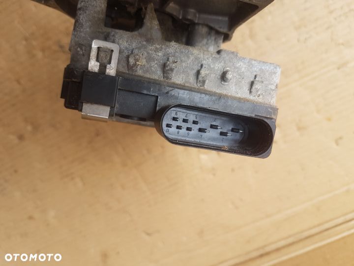 VW Phaeton mechanizm wycieraczki szyby przedniej silniczek wycieraczki - 9