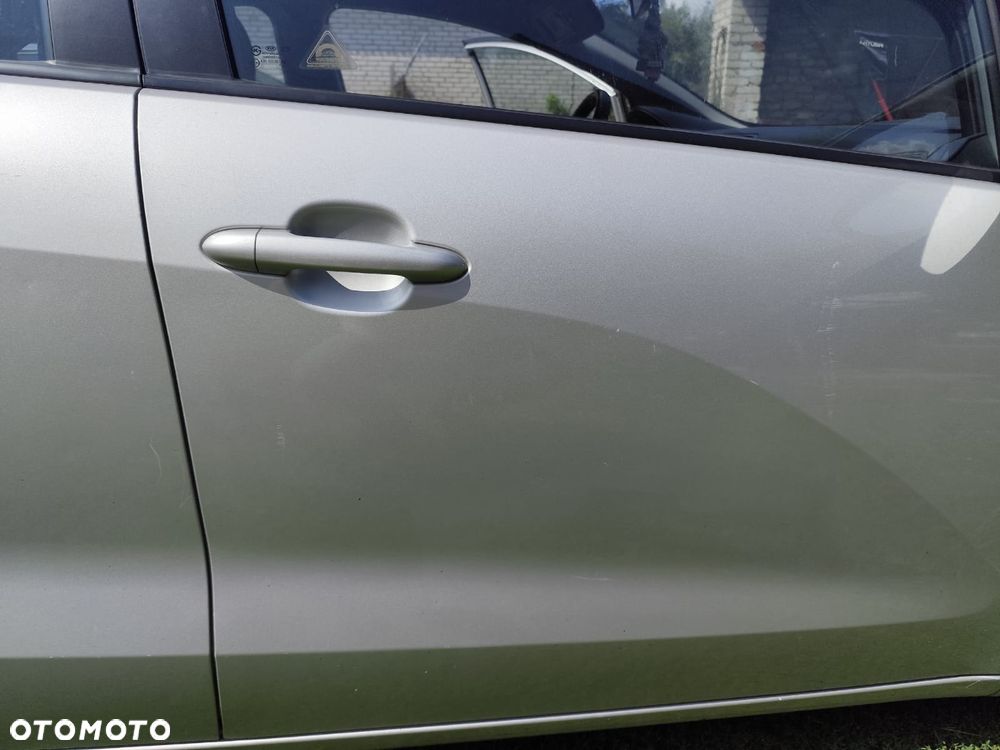 Kia Rio - 8