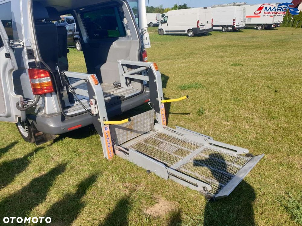 Volkswagen T5 LONG 9 OSÓB Z WINDĄ DLA NIEPEŁONSPRAWNYCH - 5