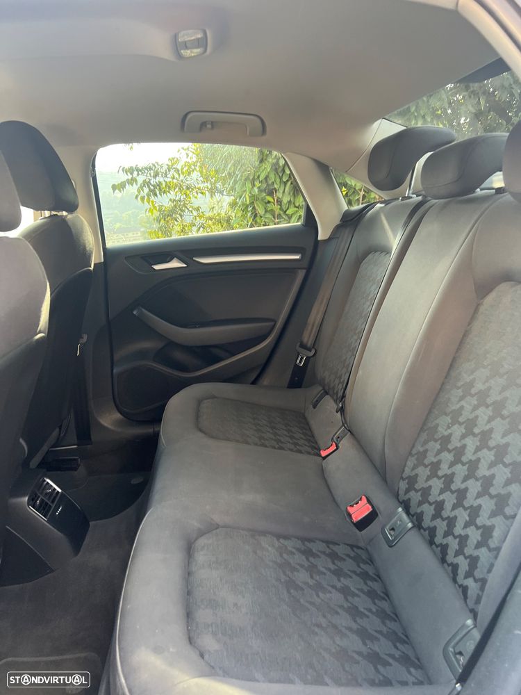 Audi A3 Limousine 1.6 TDI (clean diesel) Attraction - 7