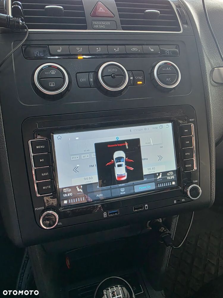 Volkswagen Touran 2.0 TDI DPF Comfortline - 12