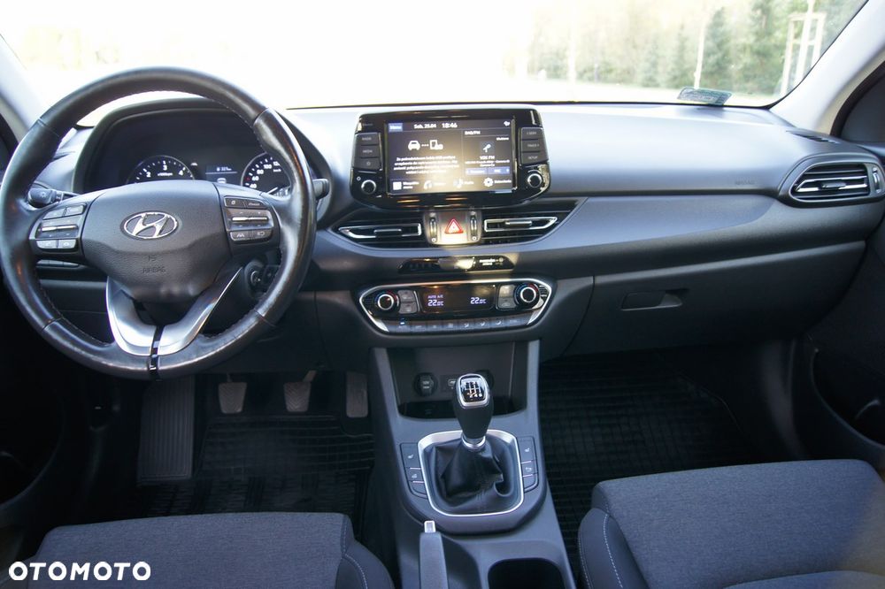 Hyundai i30 1.6 D Comfort - 11