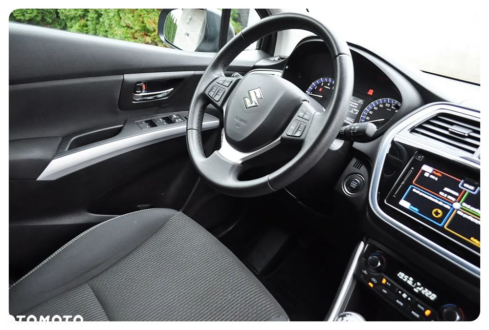 Suzuki SX4 S-Cross 1.4 T Premium - 27