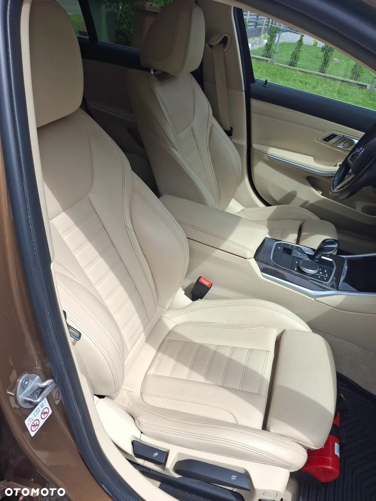 BMW Seria 3 320d xDrive Luxury Line sport - 7