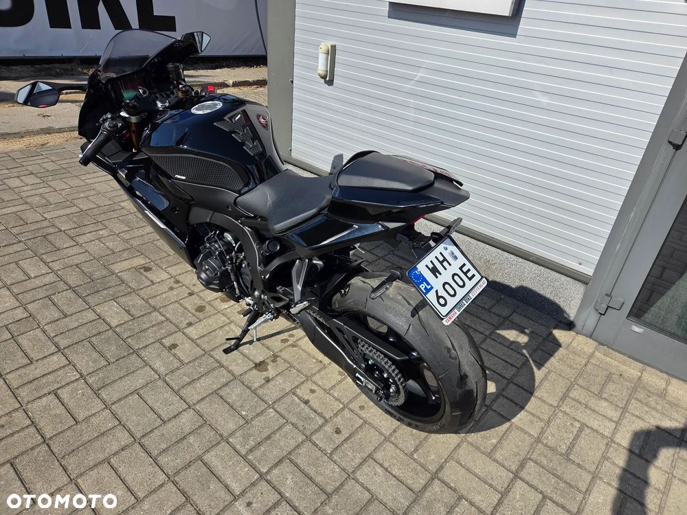 Yamaha R9 - 5
