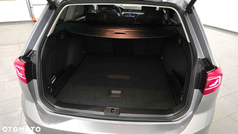 Volkswagen Passat - 10
