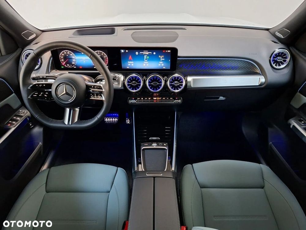 Mercedes-Benz GLB - 10