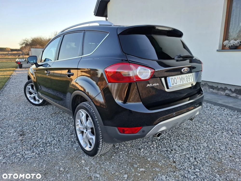 Ford Kuga 2.0 TDCi 2x4 Titanium - 4