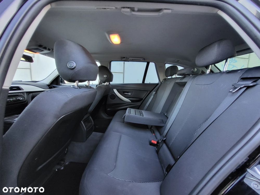 BMW Seria 3 - 16