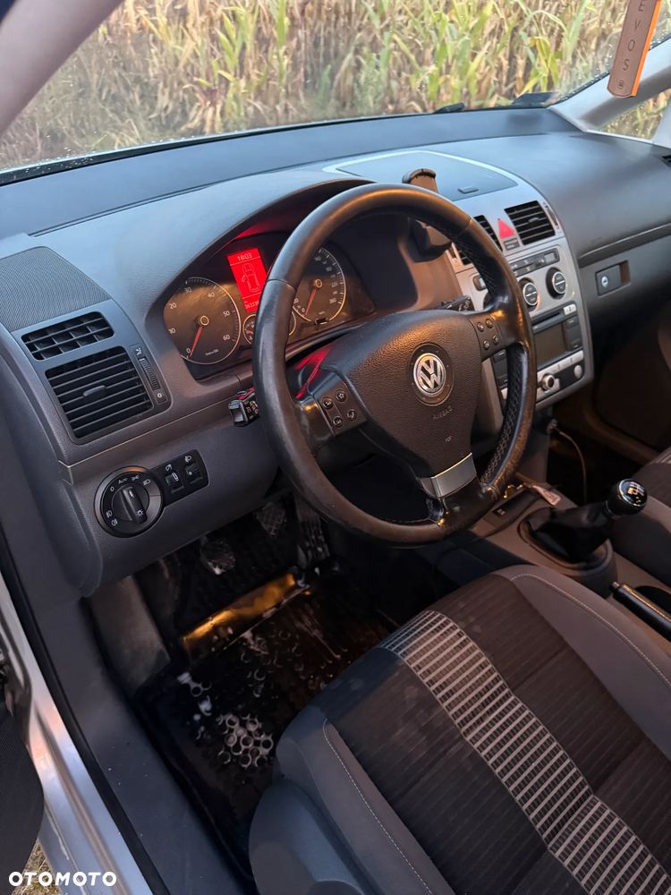 Volkswagen Touran 1.9 TDI Highline - 10