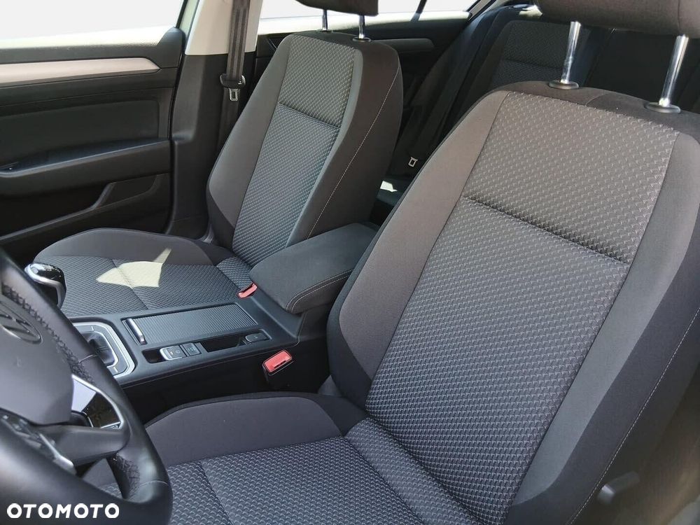 Volkswagen Passat 1.5 TSI EVO Essence - 11