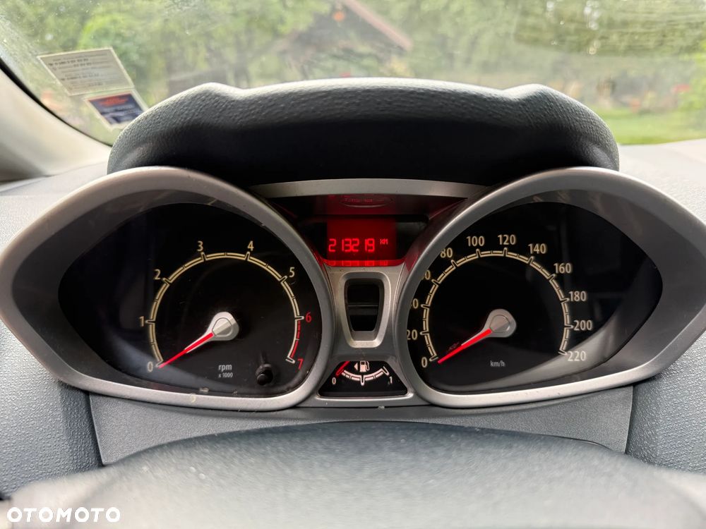 Ford Fiesta 1.4 Titanium - 17