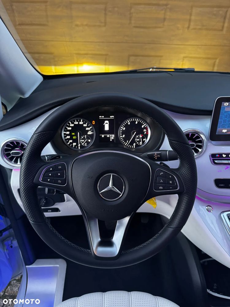 Mercedes-Benz Klasa V - 14