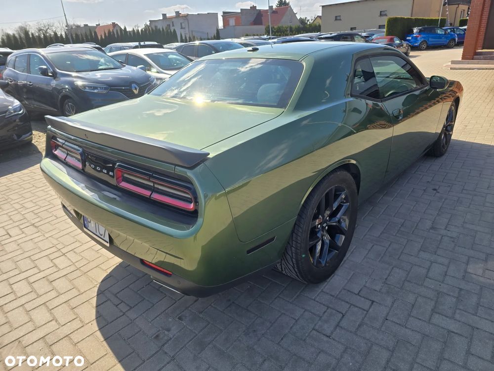 Dodge Challenger - 4
