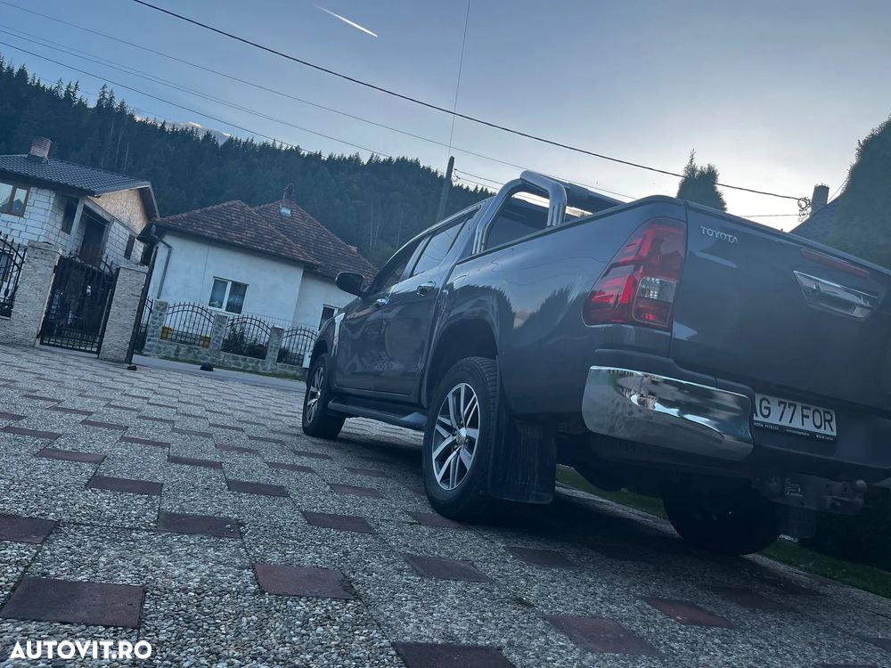 Toyota Hilux 4x4 Double Cab A/T cu Safety Sense Style - 3
