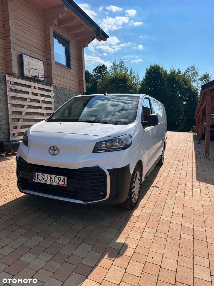 Toyota Proace long