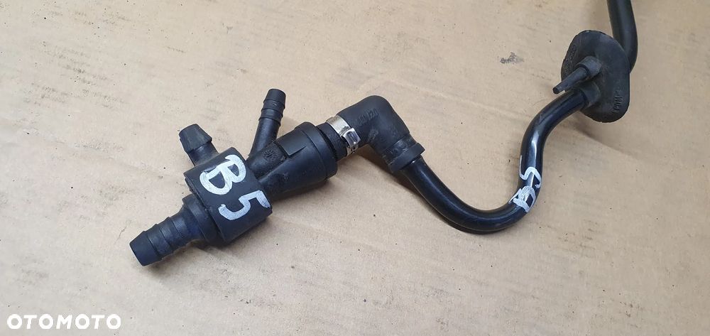 Przewód rurka podciśnienia zaworek VW Passat B5 058133753B - 10