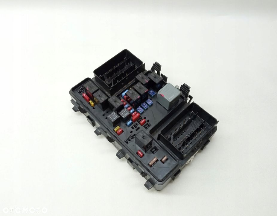 SKRZYNKA BEZPIECZNIKÓW GALAXY MK4 F2GT-14A067-KD - 1