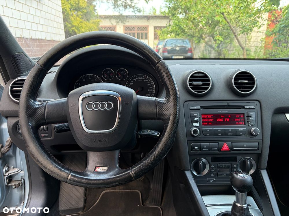Audi A3 3-drzwiowe 1.6 FSI Ambition - 6