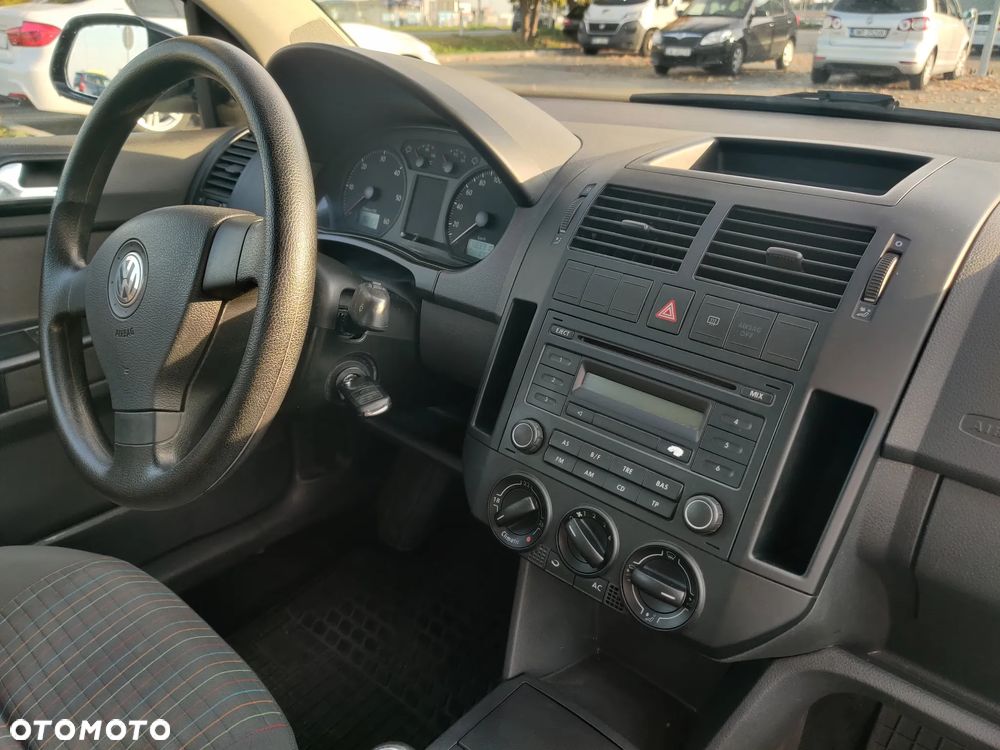 Volkswagen Polo 2009 photo 3