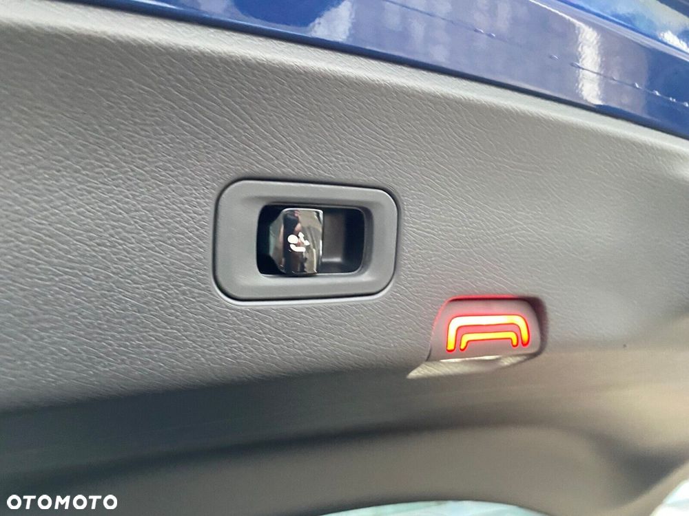 Mercedes-Benz GLC - 24