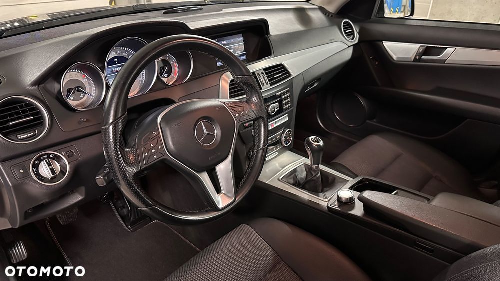 Mercedes-Benz Klasa C 180 BlueEFFICIENCY Avantgarde - 12