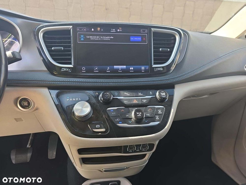 Chrysler Pacifica - 5